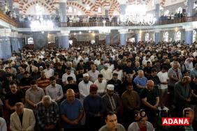 Adana-Mersin-Hatay-ve-Osmaniye039de-Kurban-Bayrami-namazi-kilindi.jpg