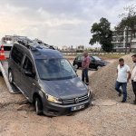 Adana039da-cukura-dusen-aracta-hasar-olustu.jpg