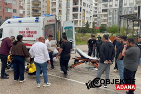 Adana039da-hafif-ticari-aracin-carptigi-motosikletteki-2-kisi-yaralandi.jpg