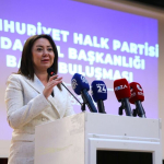 CHP-Genel-Baskan-Yardimcisi-Binici-Adana039da-basin-mensuplariyla-bir-araya.jpg