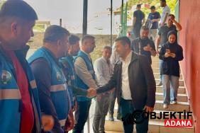 Feke-Belediye-Baskani-Comert-Ozen-belediye-personeliyle-bayramlasti.jpg
