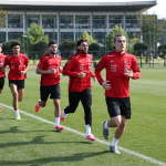 a-milli-takimda-futbolcular-testten-gecti-zmce.jpg