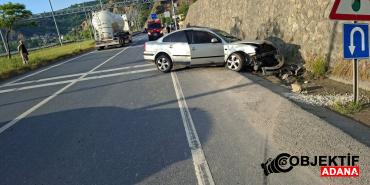 alkollu-otomobil-surucusu-duran-otomobile-carpti-5-yarali-3ozc.jpg