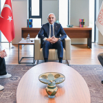 baris-manconun-izinde-anlamli-bulusma-afqj.jpg