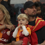 dries-mertens-ve-ailesi-yeniden-rams-parkta-mn1t.jpg
