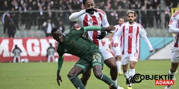 esenler-erokspor-super-lige-dogrudan-yukselme-sansini-son-macta-kacirdi-jvqr.jpg