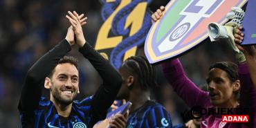 hakan-calhanoglu-interde-kupa-koleksiyonuna-bir-yenisini-daha-ekledi-byfh.jpg
