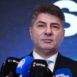 hakan-safinin-teknik-direktor-adaylari-belli-oldu-arda-gulerin-eski-hocasi-da-listede-0mlo.jpg