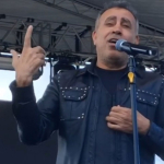 haluk-levent-tokat-almustaki-konseri-sirasinda-rahatsizlandi-jgmw.jpg