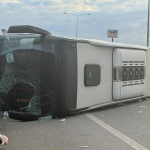 istanbul-izmir-otoyolunda-yolcu-otobusu-devrildi-cok-sayida-yarali-var-d47o.jpg