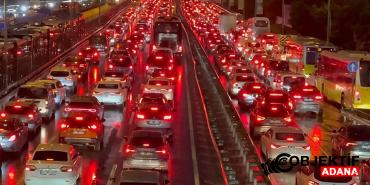 istanbulda-aksam-saatlerinde-trafik-yogunlugu-yuzde-87ye-yukseldi-dppm.jpg