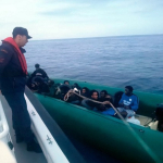 izmirde-26-kacak-gocmen-yakalandi-24-kacak-gocmen-kurtarildi-hvq1.jpg