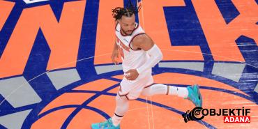 jalen-brunson-yildizlasti-knicks-22-sayidan-donerek-konferans-finaline-galibiyetle-basladi-2kxn.jpg