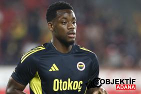 jhon-duranin-menajeri-transfer-gorusmeleri-icin-istanbulda-r8zl.jpg