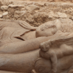 olymposta-tarihi-kesif-anitsal-mezar-bulundu-exim.jpg