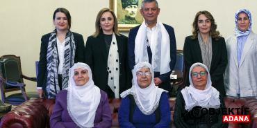 ozgur-ozel-baris-annelerini-kabul-etti-ovr1.jpg