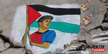 pedro-sanchez-lamine-yamali-elestiren-israilli-bakana-sert-cevap-verdi-filistin-bayragi-sallamasi-on.jpeg