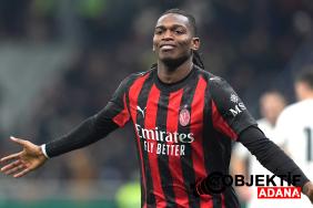 rafael-leaodan-veda-gibi-aciklama-ezeli-rakiplerin-transfer-savasi-oz0y.jpg