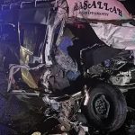 tarim-iscilerini-tasiyan-minibus-tira-carpti-12-yarali-dpgy.jpg