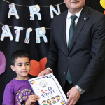Adana-ve-cevre-illerde-ogrenciler-karnelerini-aldi.jpg