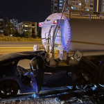 Adana039da-akaryakit-yuklu-tankere-carpan-otomobilin-surucusu-oldu-2-cocuk.jpg