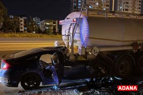 Adana039da-akaryakit-yuklu-tankere-carpan-otomobilin-surucusu-oldu-2-cocuk.jpg