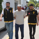 Adana039da-kendisini-tabancayla-yaralayan-kardesini-bicakla-olduren-zanli-tutuklandi.jpg