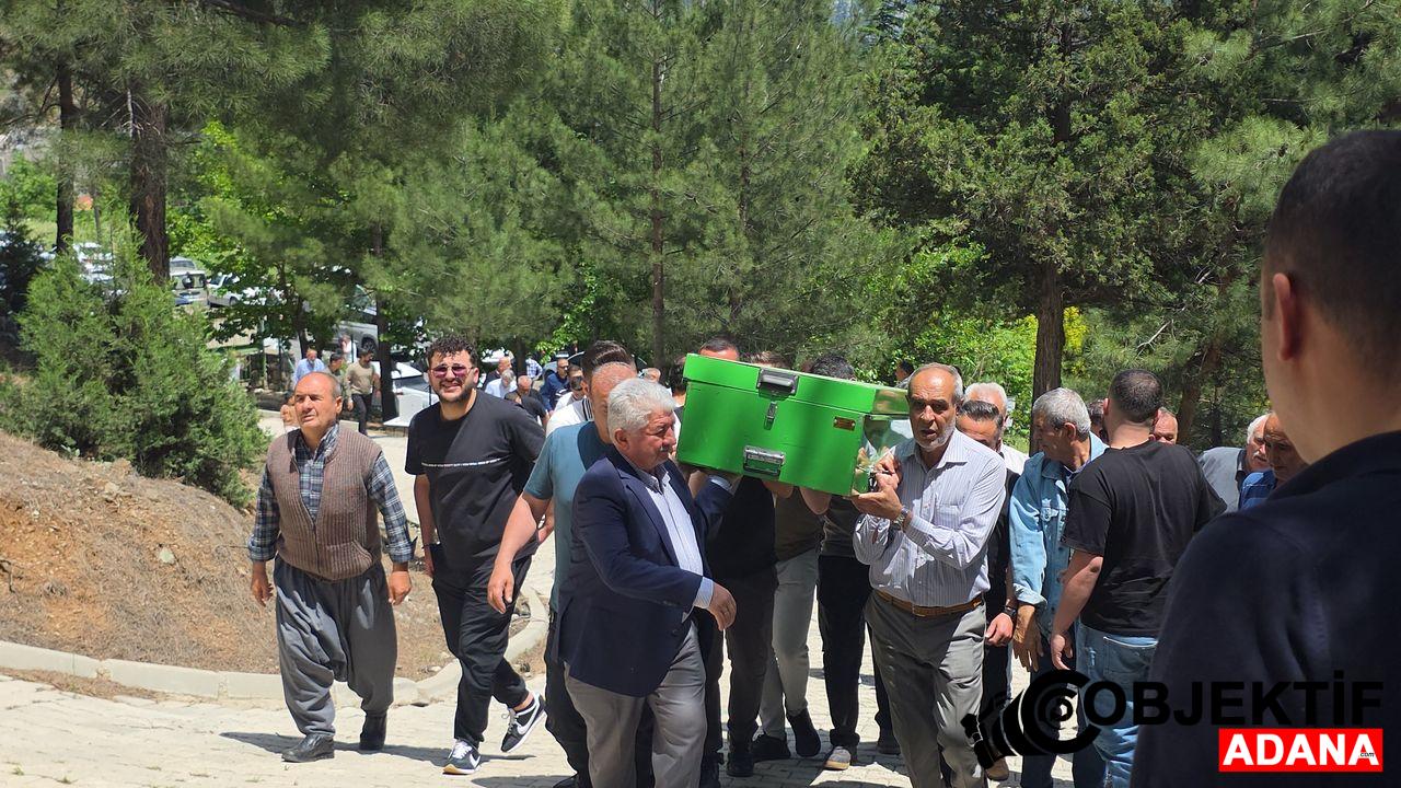 Antalya039da-oldurulen-ogretmen-ve-babasinin-cenazeleri-Adana039da-topraga-verildi.jpg