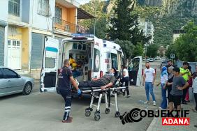 Kozan-ilcesinde-otomobille-carpisan-motosikletteki-2-kisi-yaralandi.jpg