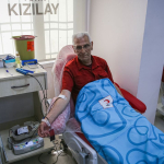 Turk-Kizilaya-bagisladigi-326-unite-kanla-hastalara-umut-oldu.jpg