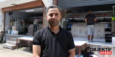 Yikamak-icin-aldigi-battaniyeden-cikan-3-cuzdani-musterisine-teslim-etti.jpg