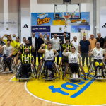 fenerbahce-besiktasi-yenerek-final-serisinde-one-gecti-v49t.jpg