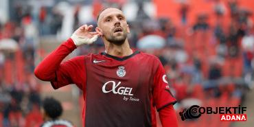 fenerbahcenin-yeni-transferi-vedat-muriqi-bu-aksam-istanbula-geliyor-nk0c.jpg