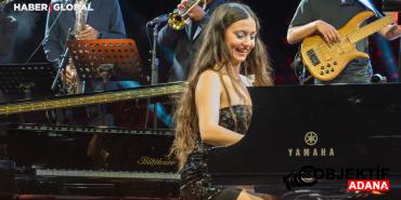 genc-turk-muzisyen-su-yavuz-turkiyedeki-ilk-konserini-akra-caz-festivalinde-verdi-kkfa.jpg