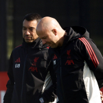 liverpoolda-yaprak-dokumu-van-bronckhorst-da-kovuldu-mfgb.jpg