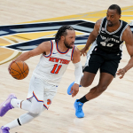 new-york-knicksten-tarihi-zafer-jalen-brunson-wembanyamayi-mat-etti-qvdw.jpg