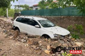 nigdede-sel-felaketi-suya-kapilan-kadin-yasamini-yitirdi-w5i1.jpg