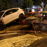 seyir-halindeyken-kalp-krizi-gecirip-park-halindeki-araclara-carpan-surucu-hastanede-oldu-vuv9.jpg