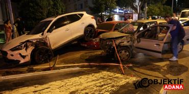 seyir-halindeyken-kalp-krizi-gecirip-park-halindeki-araclara-carpan-surucu-hastanede-oldu-vuv9.jpg