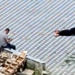 tartistigi-oglunu-oldurdu-cesedinin-basinda-polisi-bekledi-io7q.jpg