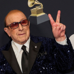 unlu-yapimci-clive-davis-hayatini-kaybetti-cpmm.jpg