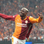 victor-osimheni-isteyen-kulup-belli-oldu-iste-galatasarayin-transfere-onay-verecegi-rakam-0shx.jpg
