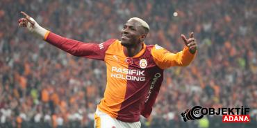 victor-osimheni-isteyen-kulup-belli-oldu-iste-galatasarayin-transfere-onay-verecegi-rakam-0shx.jpg