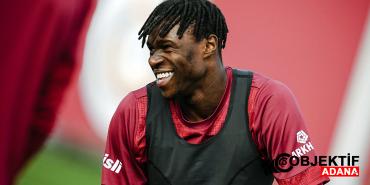 wilfried-singoya-avrupadan-3-talip-galatasaray-rekor-bonservis-istiyor-qwzw.jpg