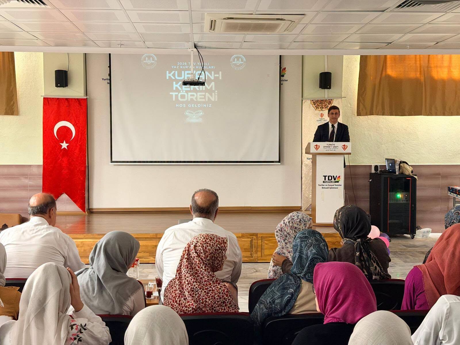 Adana Yüreğir'de Öğrenciler Kur'an Sevincini Yaşadı3