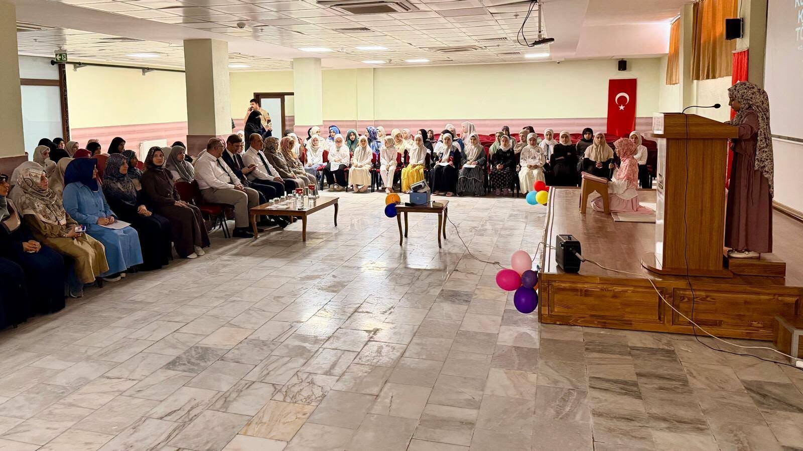 Adana Yüreğir'de Öğrenciler Kur'an Sevincini Yaşadı4