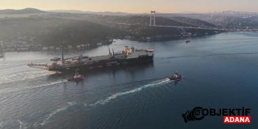 325-metrelik-dev-gemi-istanbul-bogazindan-gecti-zqra.jpg