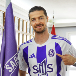 37-yasindaki-ibrahim-sehic-sariyere-imza-atti-pxay.jpg