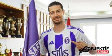 37-yasindaki-ibrahim-sehic-sariyere-imza-atti-pxay.jpg