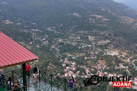Adana-Feke-Cam-Teras-Ziyaretci-Akinina-Ugruyor.jpg